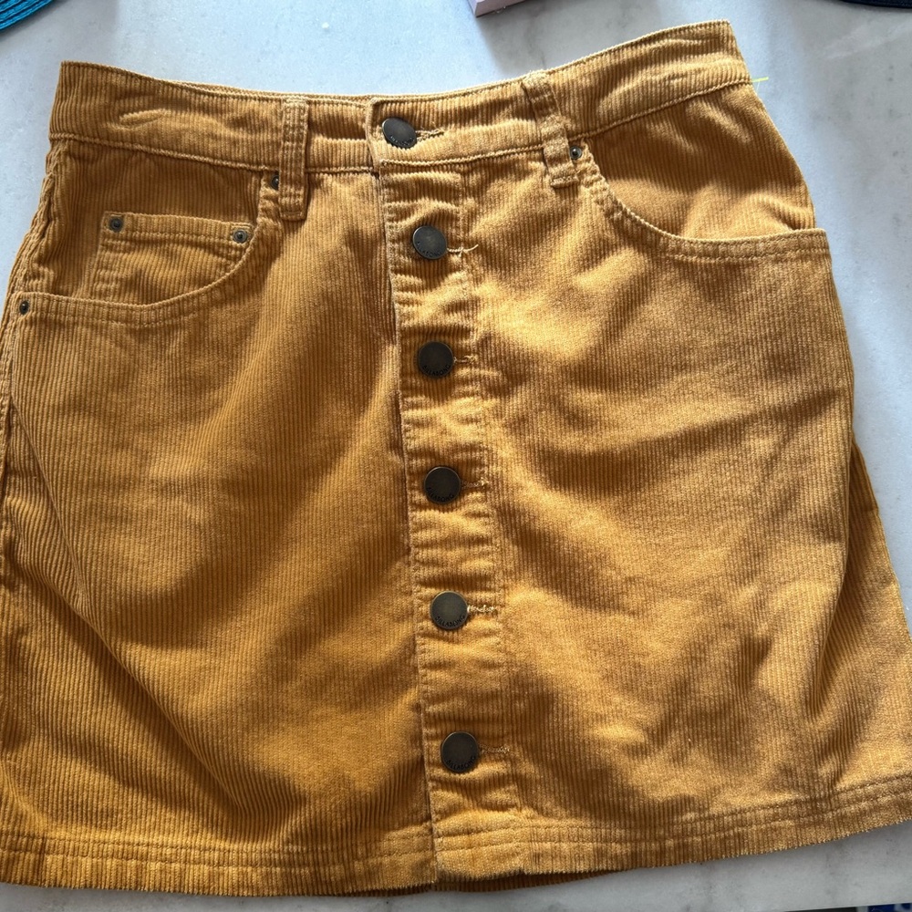 Billabong Corduroy Button-Front Skirt in Mustard size 26
